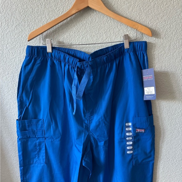 Men’s Scrubs - Picture 3 of 7